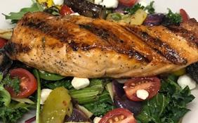 GRILLED SALMON & VEGETABLE SALAD